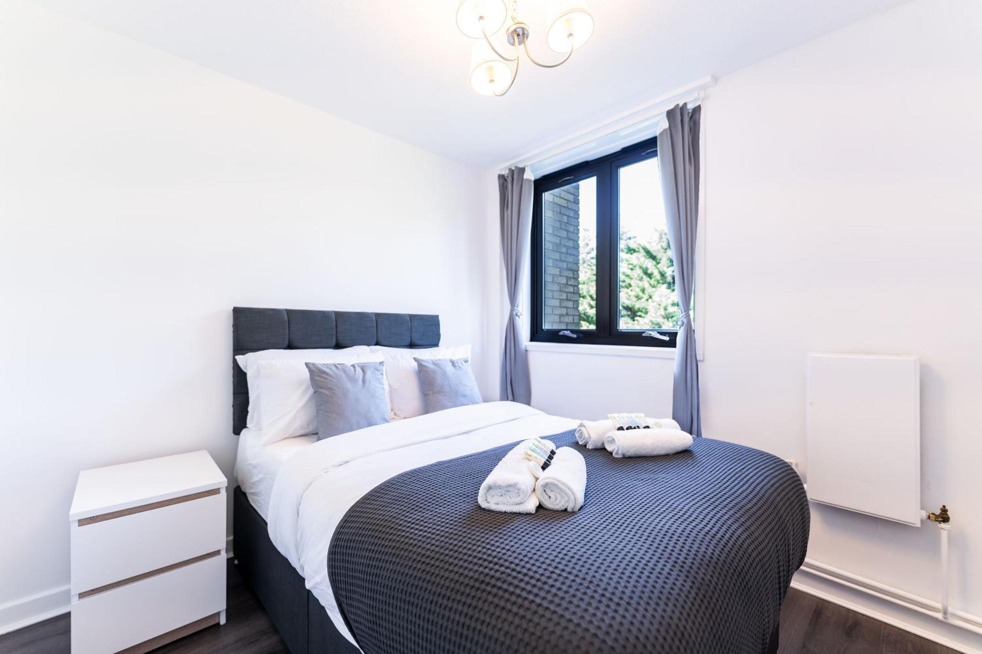 Luxury 3 Bedroom Flat With Balcony In Westbourne Park London Kültér fotó