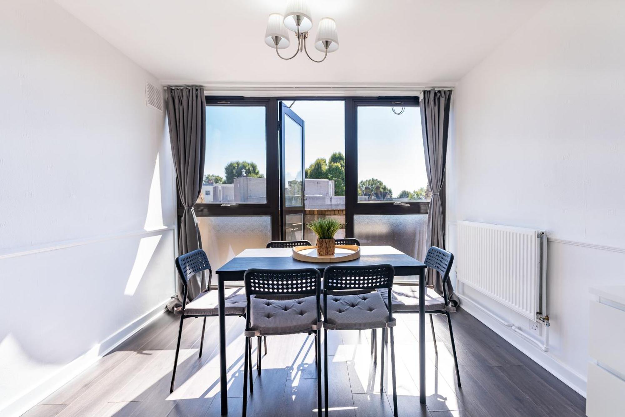 Luxury 3 Bedroom Flat With Balcony In Westbourne Park London Kültér fotó