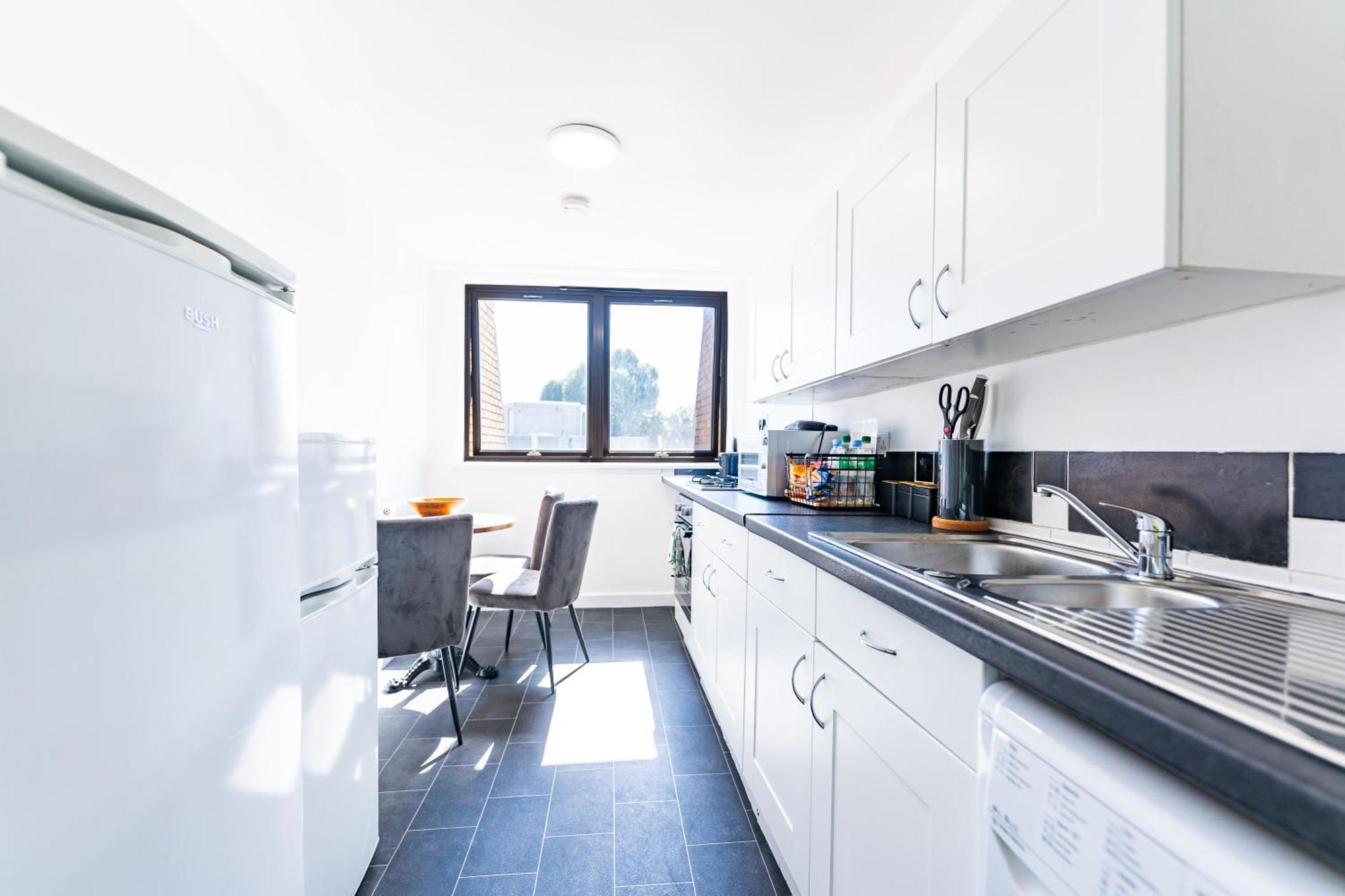 Luxury 3 Bedroom Flat With Balcony In Westbourne Park London Kültér fotó