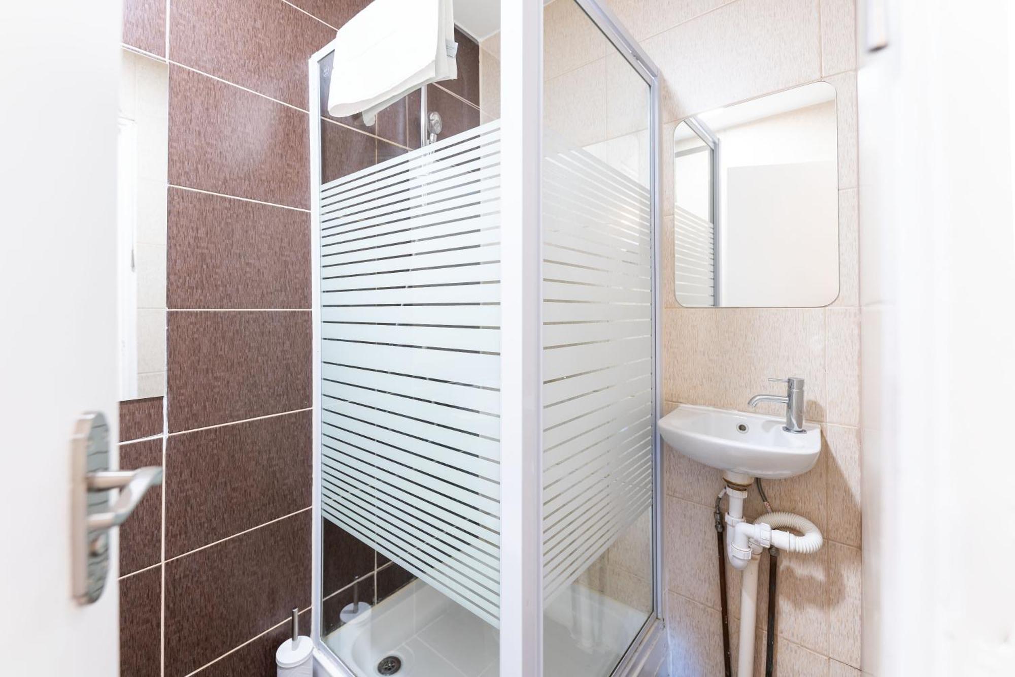Luxury 3 Bedroom Flat With Balcony In Westbourne Park London Kültér fotó