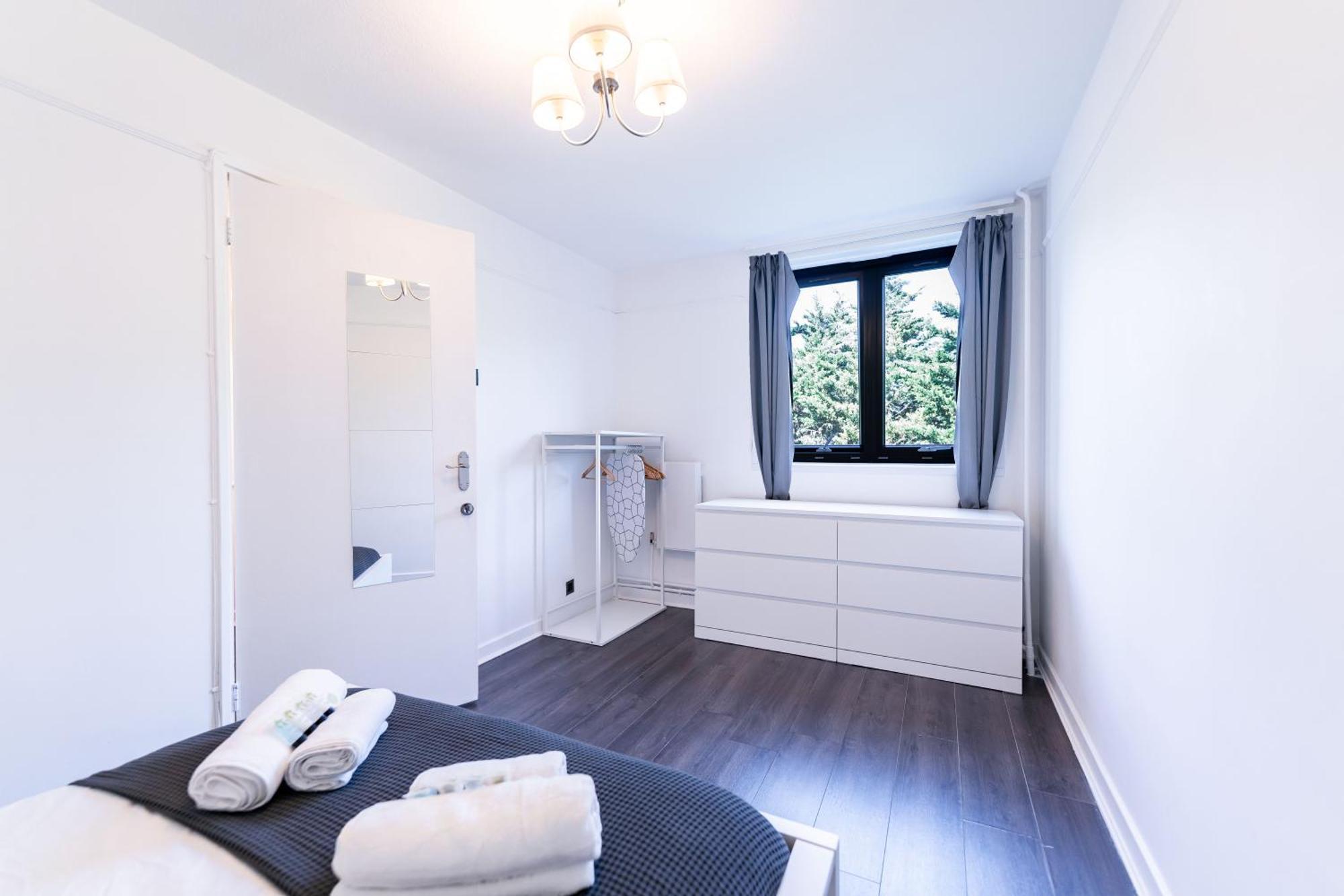 Luxury 3 Bedroom Flat With Balcony In Westbourne Park London Kültér fotó