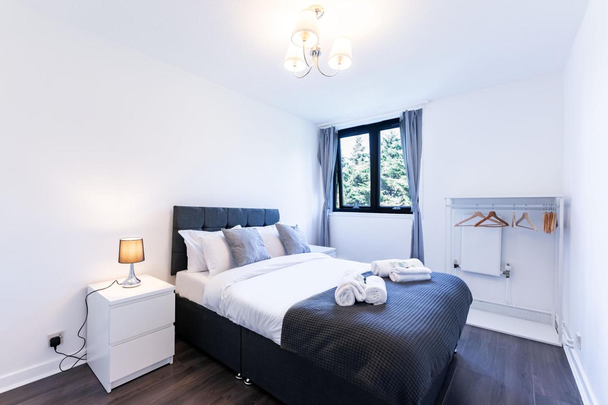 Luxury 3 Bedroom Flat With Balcony In Westbourne Park London Kültér fotó