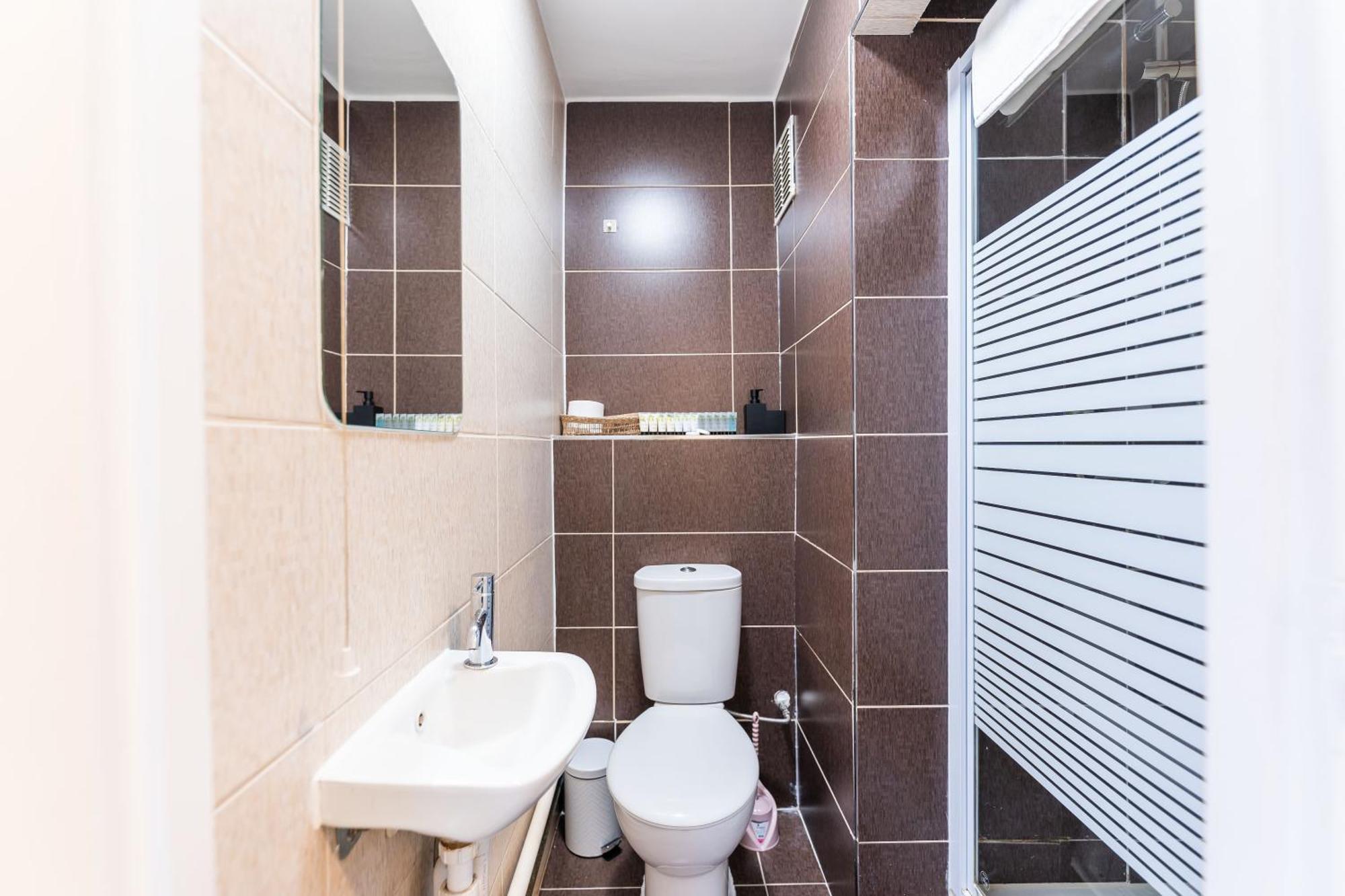 Luxury 3 Bedroom Flat With Balcony In Westbourne Park London Kültér fotó